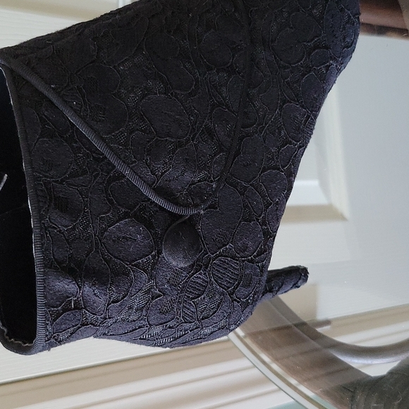 Kelly & Katie Black Lace Bootie - Picture 5 of 9